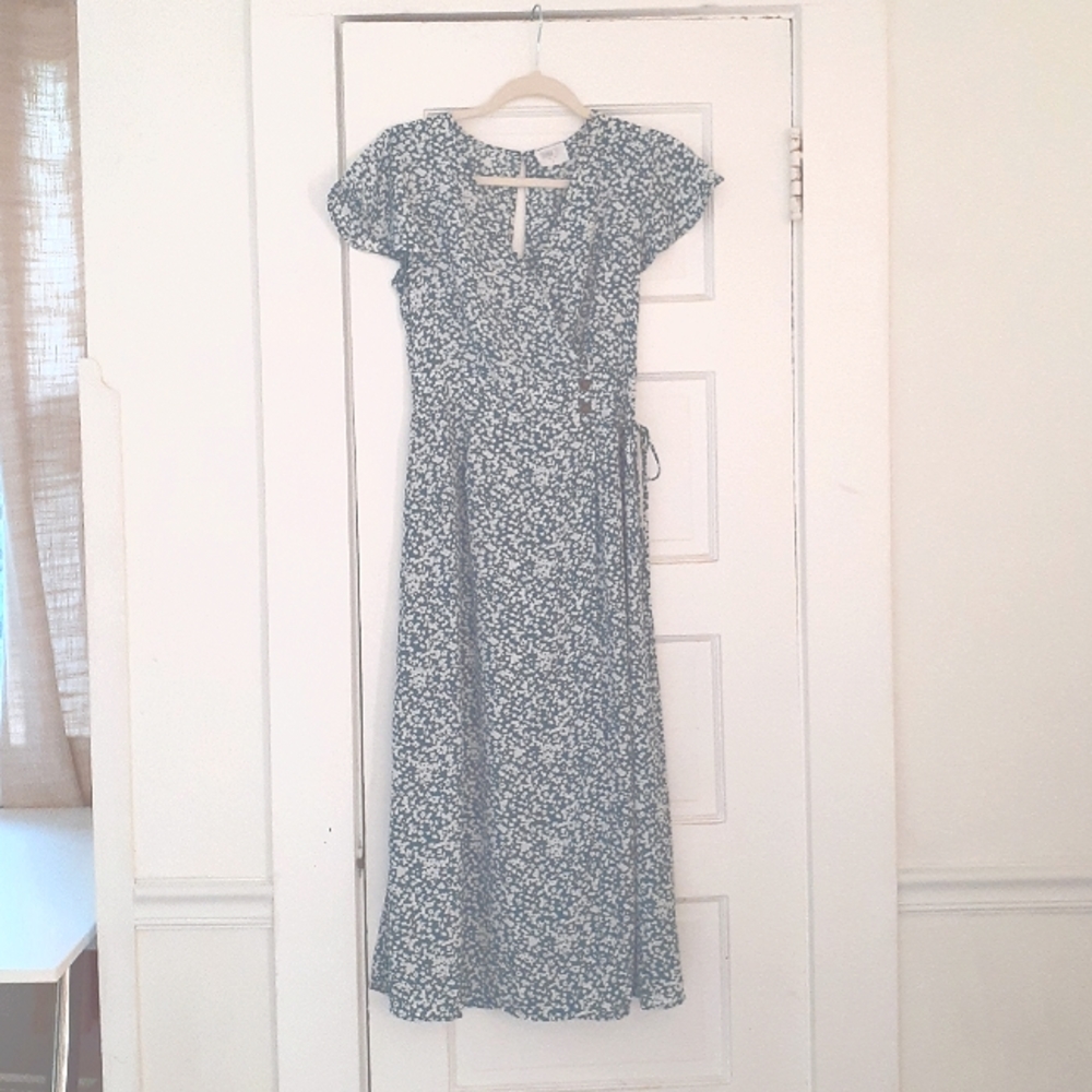 Wrap Floral Midi Dress, Green/White Size S, Vanilla Sky